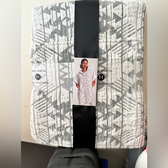 Shash dine poncho - Picture 2 of 3